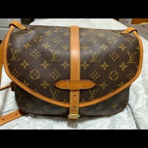 Louis Vuitton Saumur 30 crossbody